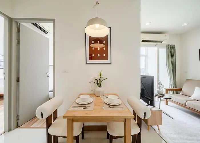 公寓 150m To Bts L Workspace L Pool And Gym L Sontana 曼谷