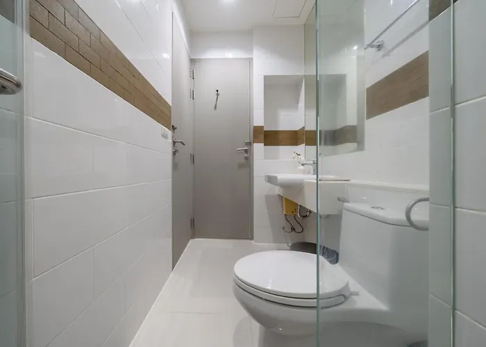 150m To Bts L Workspace L Pool And Gym L Sontana 公寓