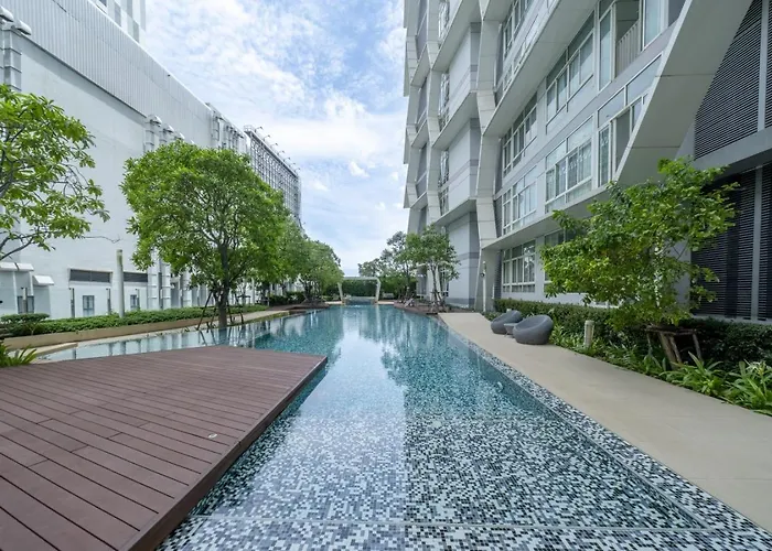 公寓 150m To Bts L Workspace L Pool And Gym L Sontana 曼谷